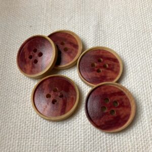 5 wood buttons streaky rust red centre